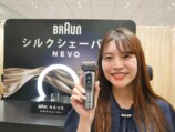 シェーバーを持つP＆G江寺瞳氏