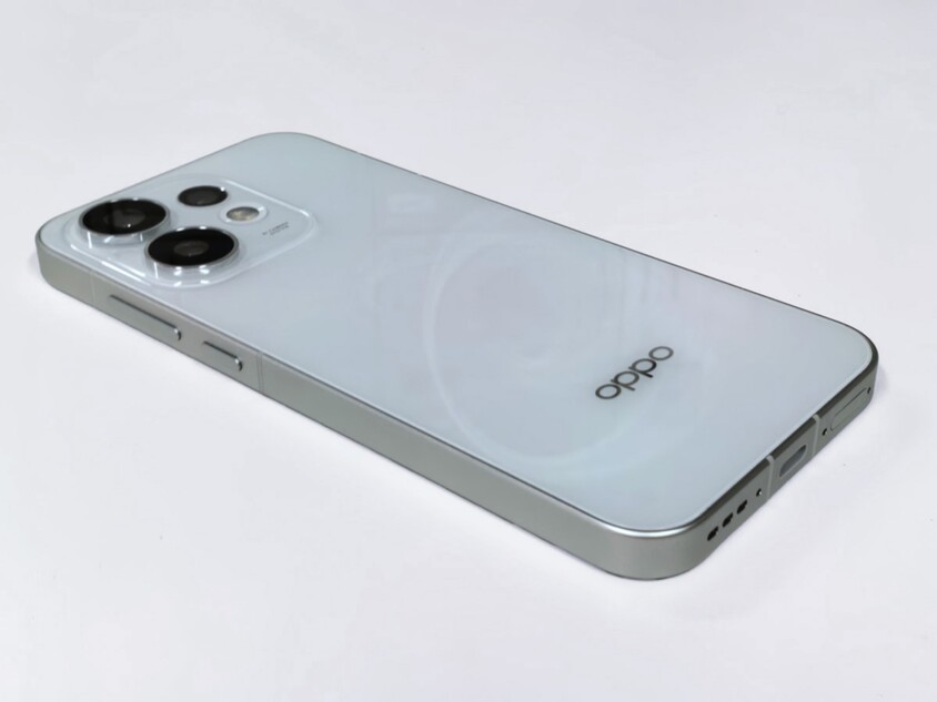 『Reno16 5G』 背面