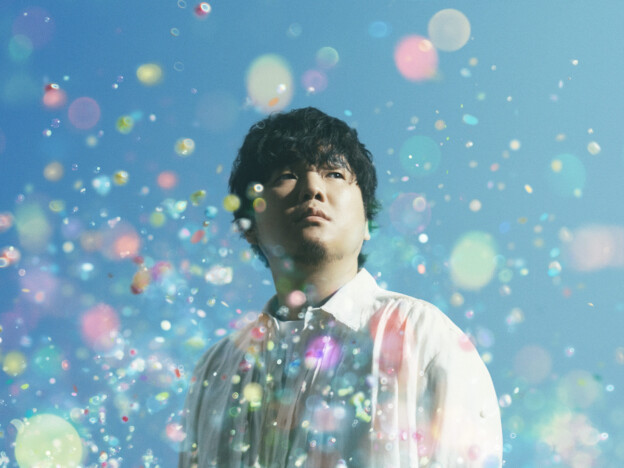 秦 基博、初のトリビュートアルバムリリース 特設サイトでは参加アーティスト10組が鳥のシルエットに