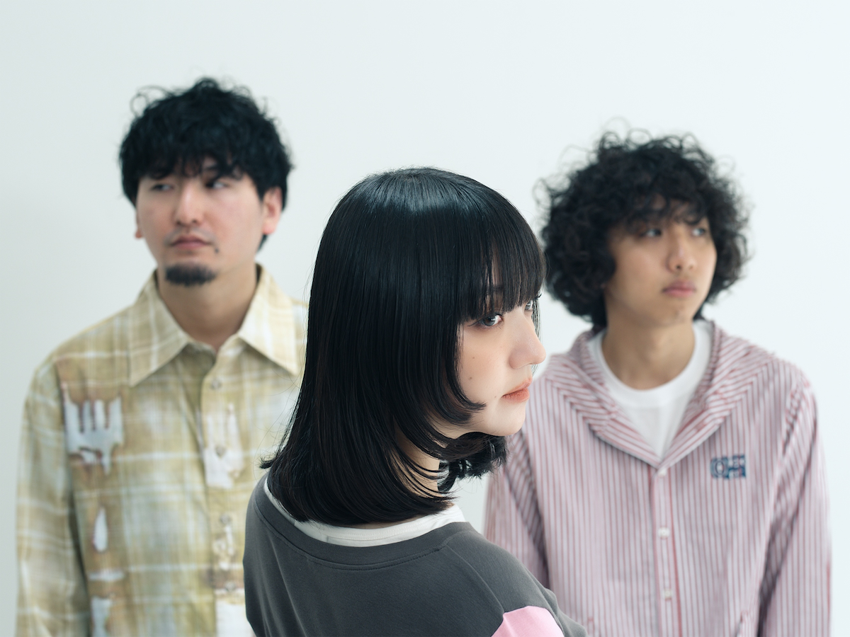 Laura day romance、ニューSGリリース