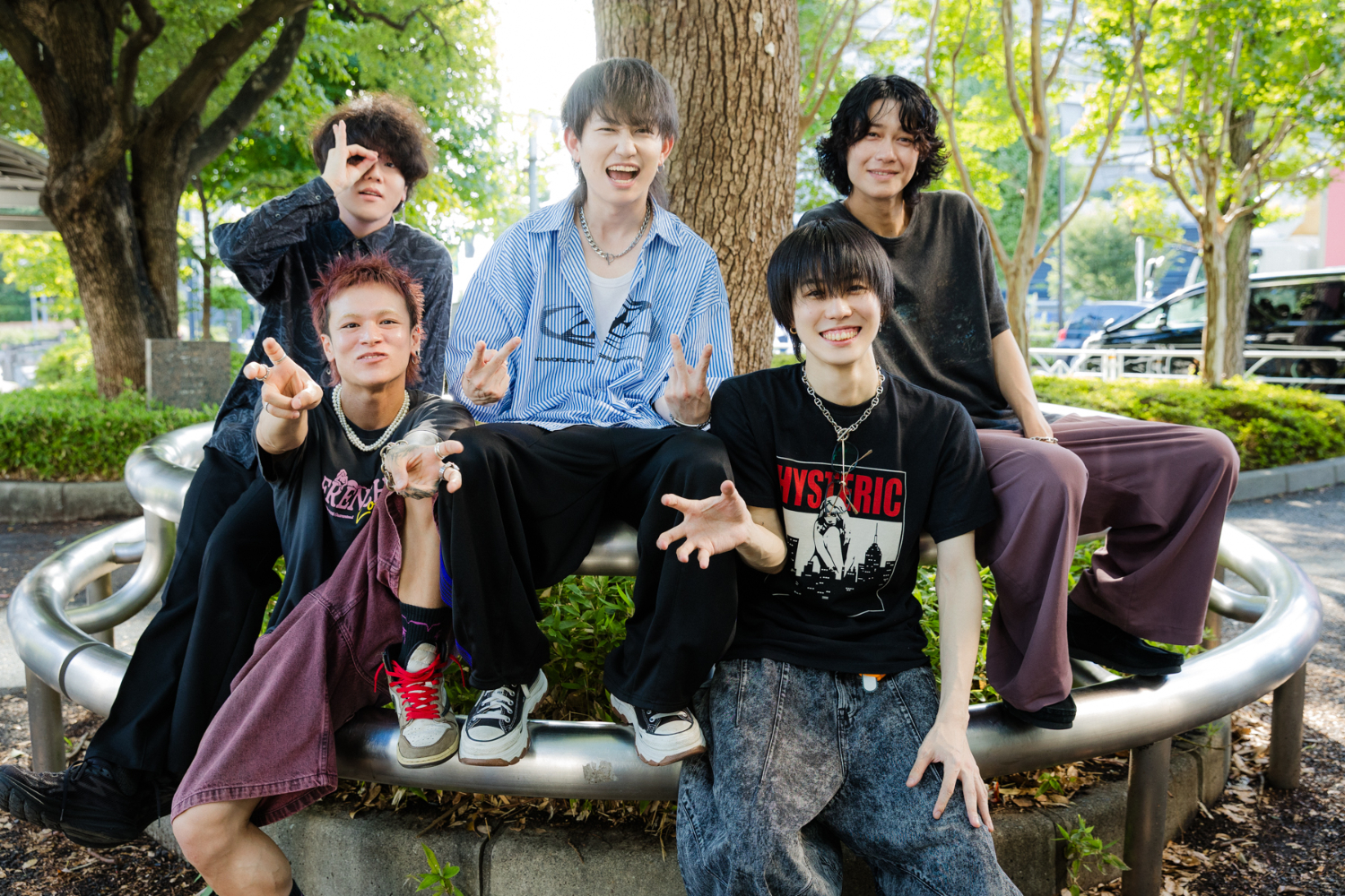 惣田航平(Vo・G/EVE OF THE LAIN)、Taisei Kino(G/'97,Kids)、藤井 樹 (Vo・G/Broken my toybox)、宮本龍人(Vo・G/ Gum-9)、寺口宣明(G・Vo/Ivy to fraudulent Game)