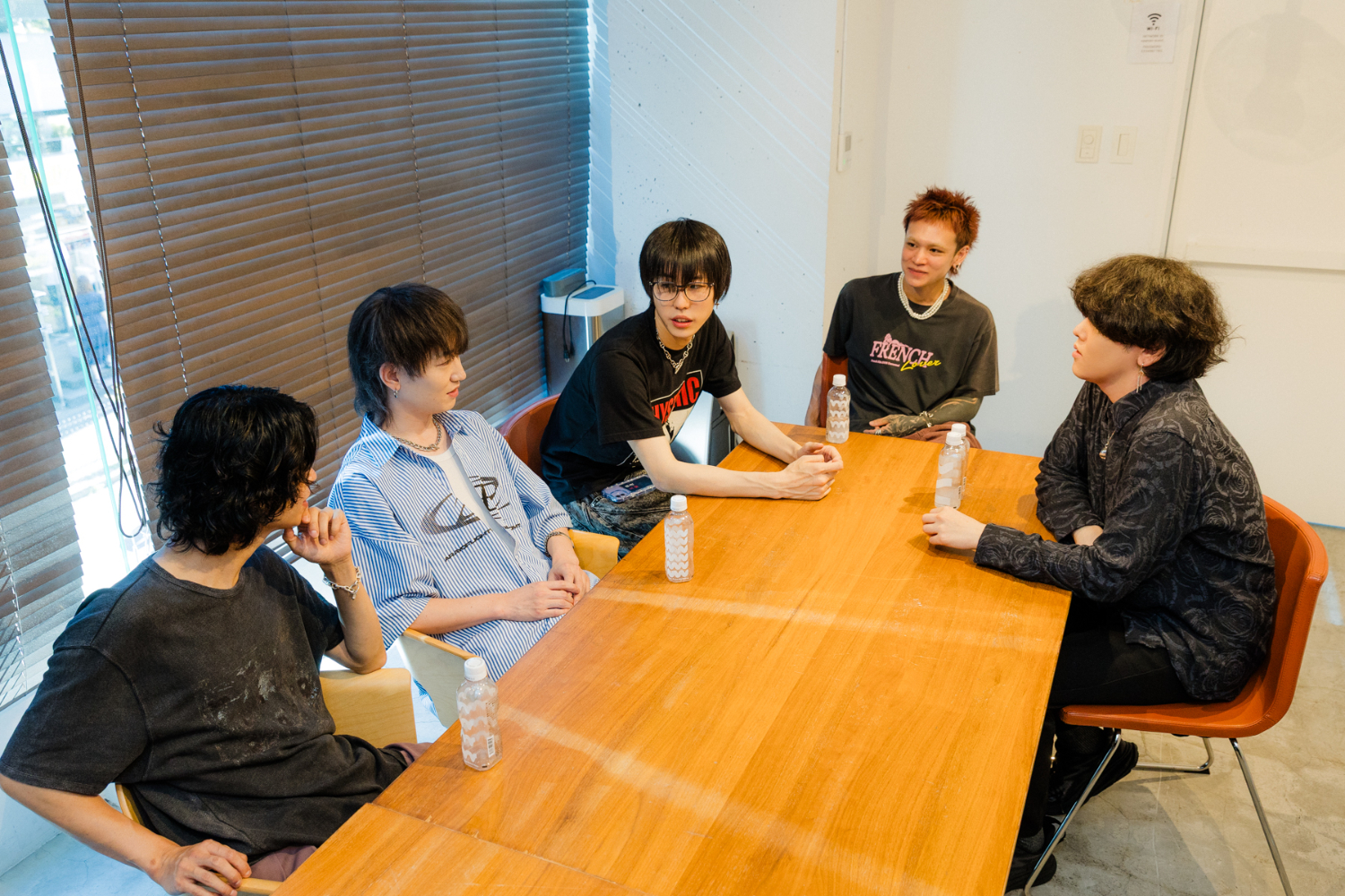 惣田航平(Vo・G/EVE OF THE LAIN)、Taisei Kino(G/'97,Kids)、藤井 樹 (Vo・G/Broken my toybox)、宮本龍人(Vo・G/ Gum-9)、寺口宣明(G・Vo/Ivy to fraudulent Game)