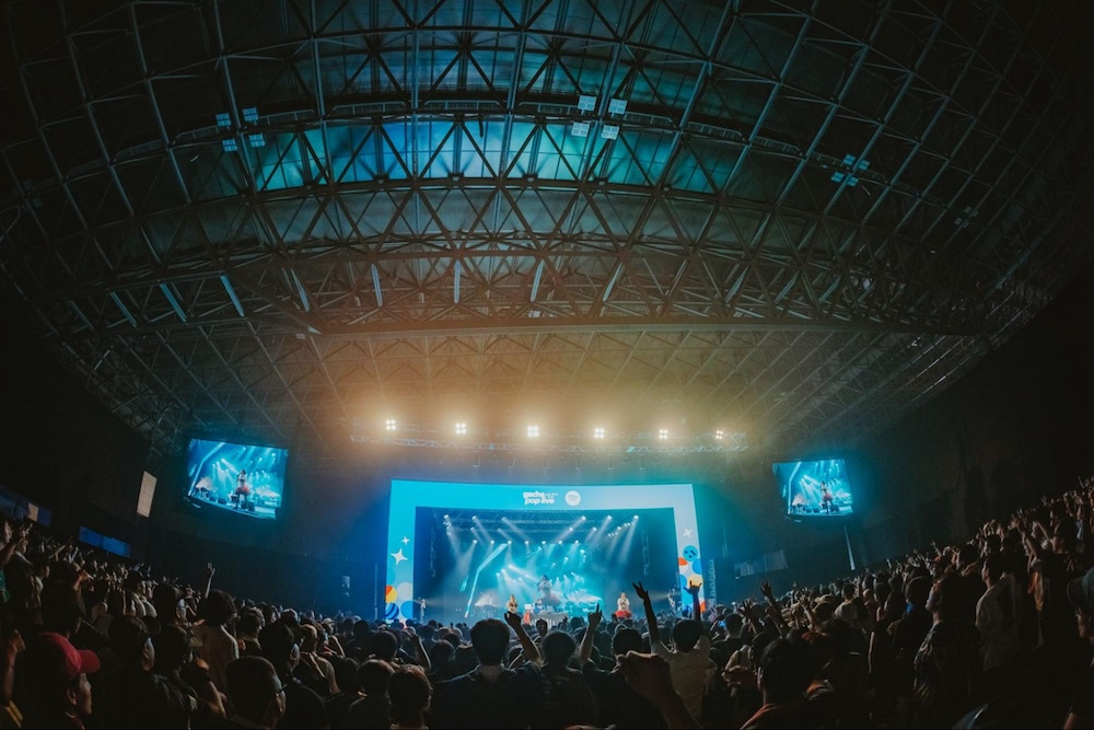 サマソニ『Spotify Stage』2026 DAY3レポ:PEOPLE 1、にしな…鮮烈なステージ HALCALI、yamaら「Gacha Pop」勢の活況の画像5-1