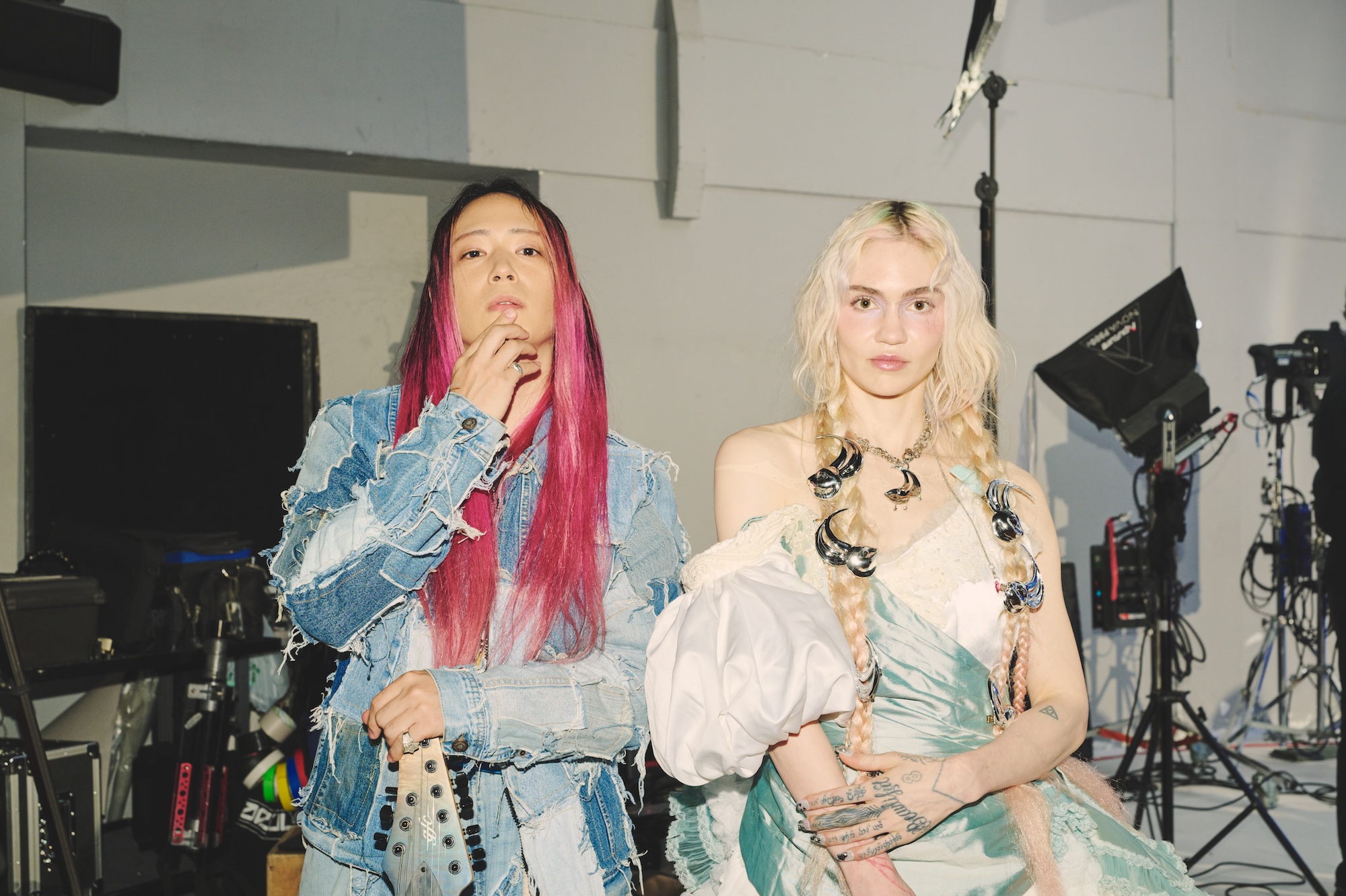 さたぱんP(左)とGrimes(右)。(撮影=林直幸)