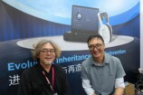 HIFIMANブース　Dr．Fang氏と野村ケンジ