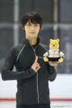 羽生結弦とプーさんのメモリーブック刊行の画像