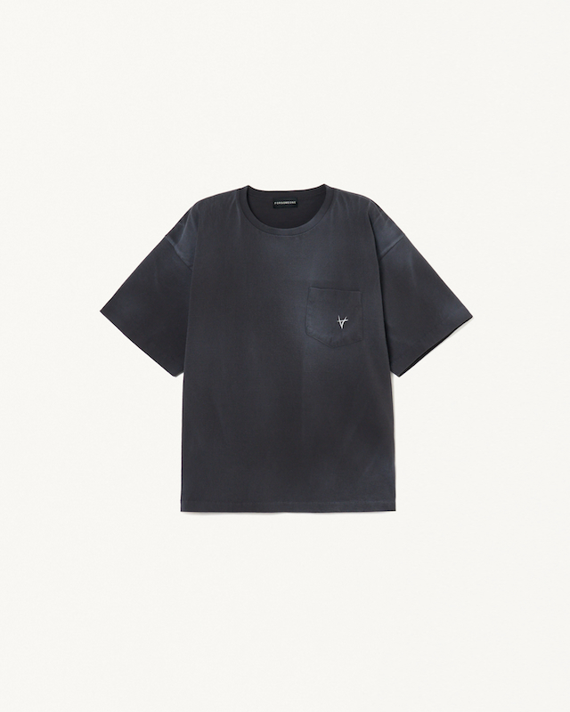 『FORSOMEONE × AK』Tシャツ