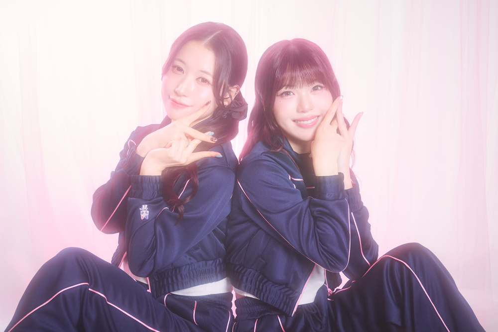 ME:IのMOMONA（左）とTSUZUMI（右）