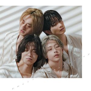 『Emotion』初回限定盤Bジャケット写真