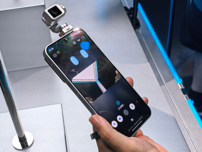 HONORの『Robot Phone』