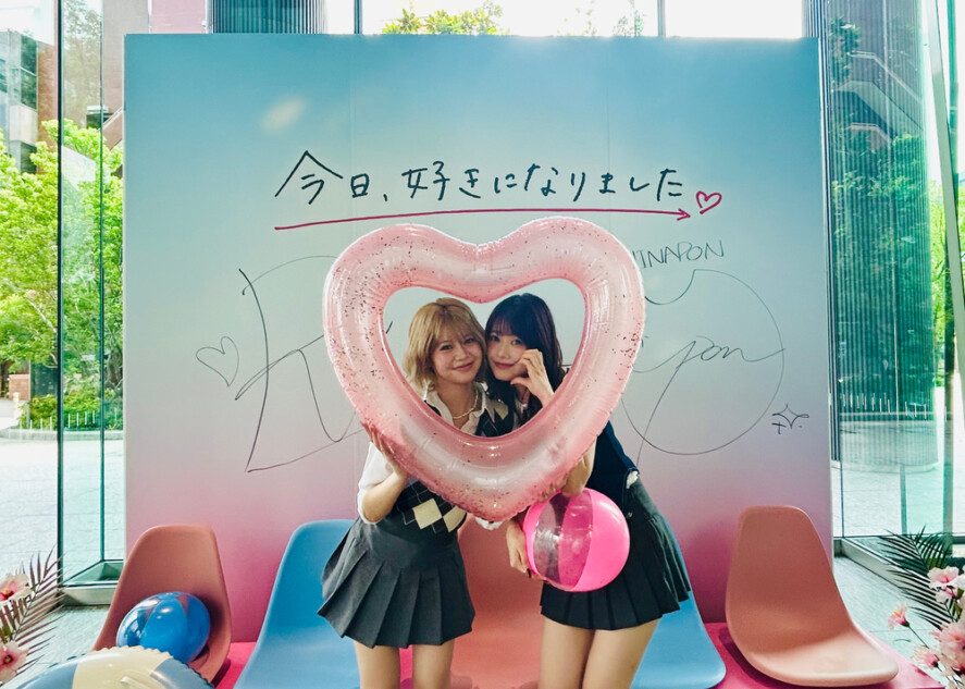 左から、りあ(米澤りあ)、ひなの(瀬川陽菜乃)