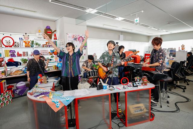 真心ブラザーズ『tiny desk concerts JAPAN』より