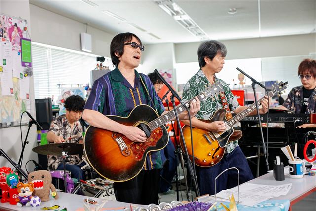 真心ブラザーズ『tiny desk concerts JAPAN』より