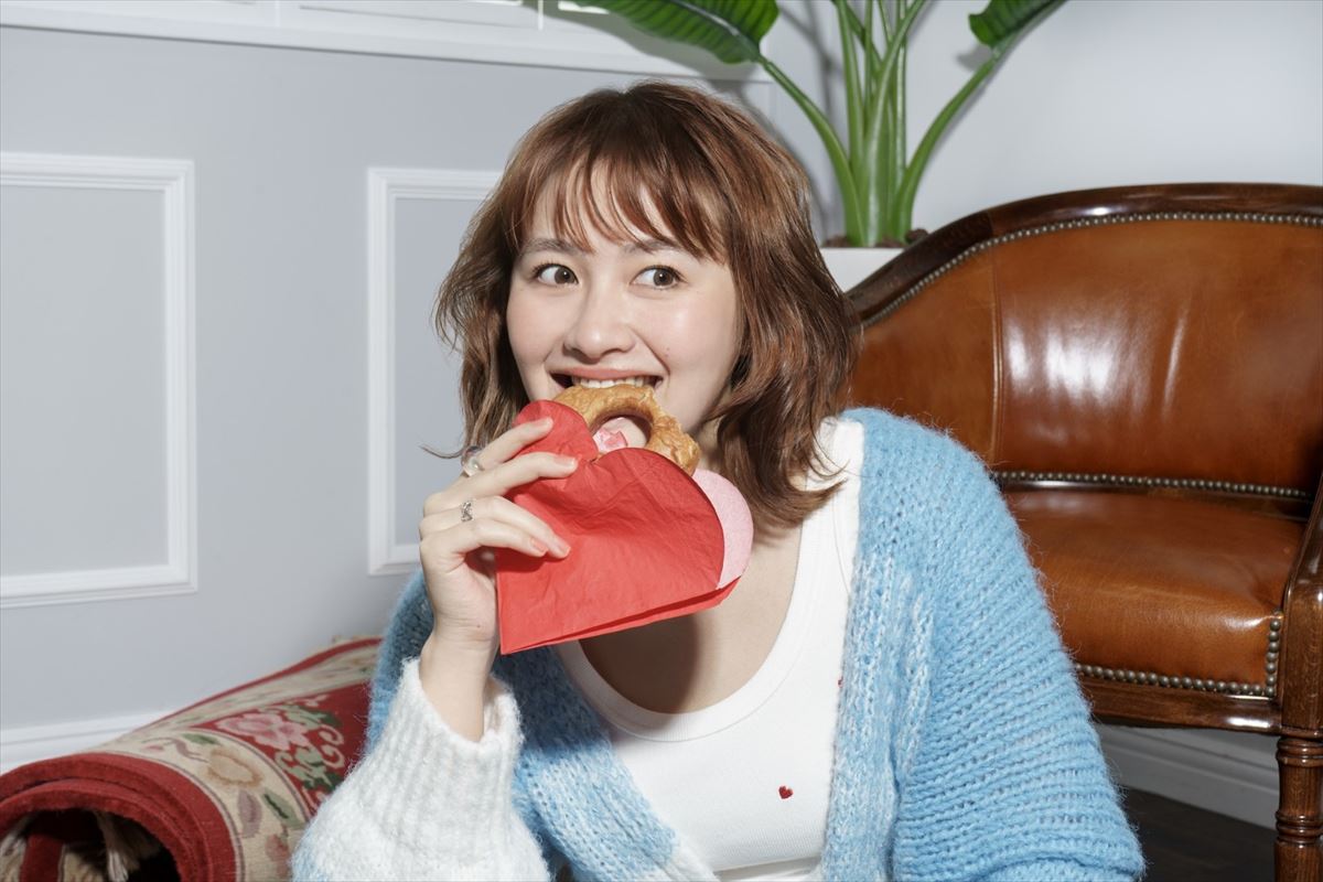 有華、新曲「めんどいグッバイ」リリース
