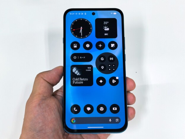 透明じゃないNothingはアリ？　新デザインの『Nothing Phone (4b)』を使ってみた