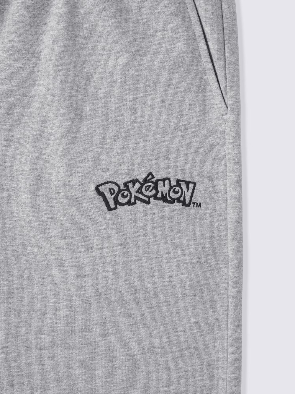 GUにポケモンデザインの新商品登場の画像