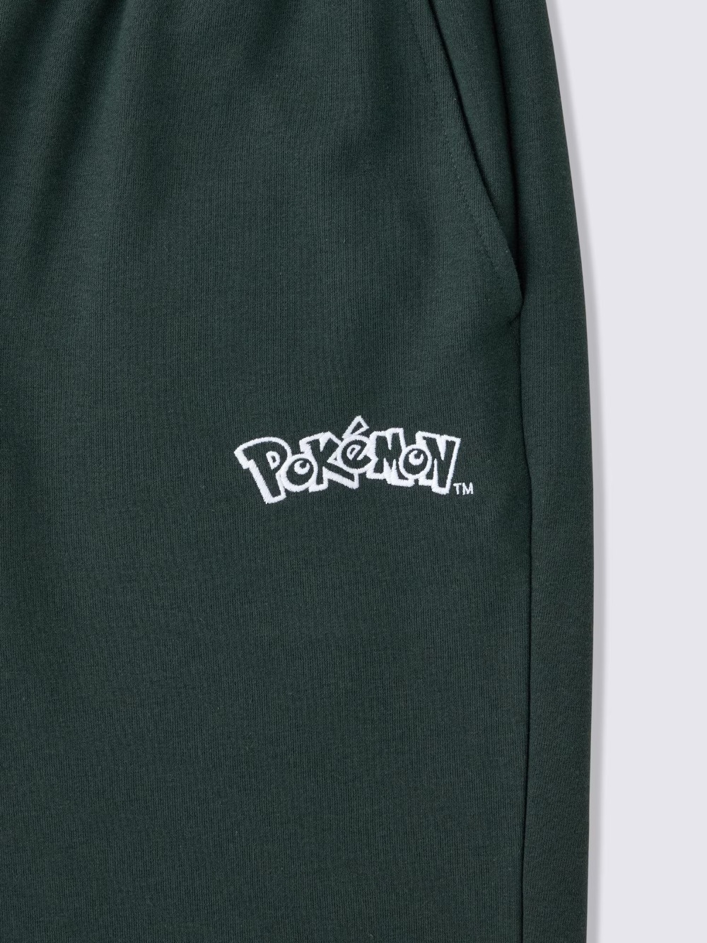 GUにポケモンデザインの新商品登場の画像