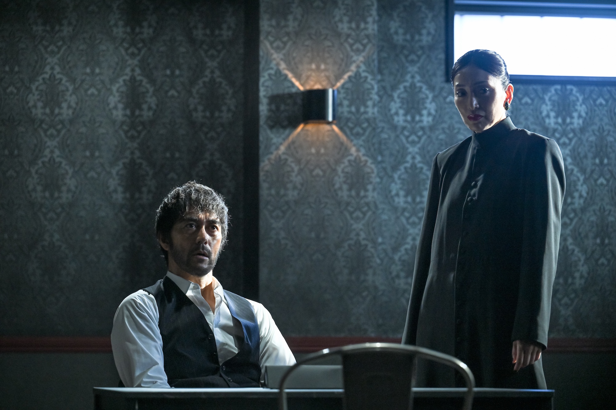 『VIVANT』16話、堺雅人の一人三役に仰天の画像