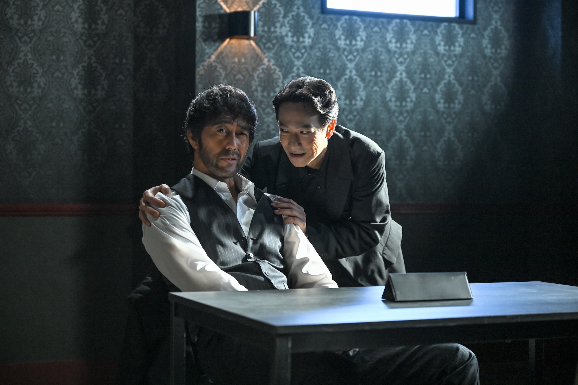 『VIVANT』16話、堺雅人の一人三役に仰天の画像