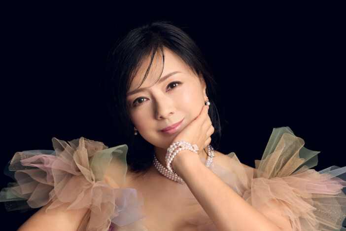 薬師丸ひろ子、歌手活動45周年を記念したオーケストラベストアルバム『ORCHESTRAL JEWELS』リリース
