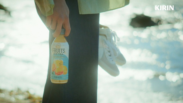 キリン 午後の紅茶 FRUITS & ICE TEA『午後のフルーツティー』篇より