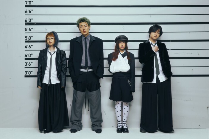 35.7、1stアルバム『されど、暮らしはつづくからん』リリース　傷ついた少女が描かれたジャケット写真も