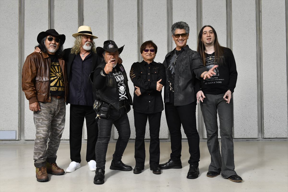 紫、50周年ライブにChar出演