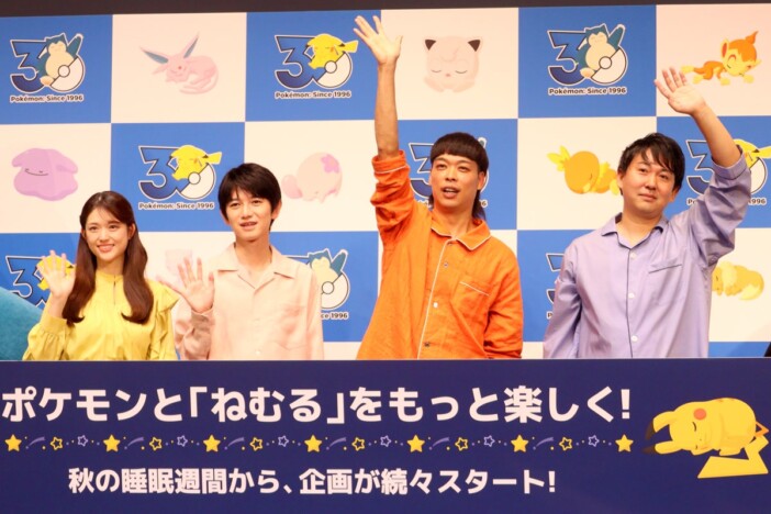 (左から)松村沙友理、本郷奏多、バッテリィズ(エース、寺家)