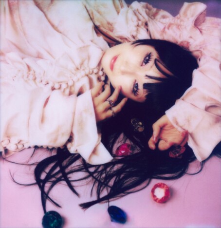 Daoko、ニューアルバム『BIRTH IN BLUE』リリース　ジャケ写は漫画家 押見修造描き下ろしに