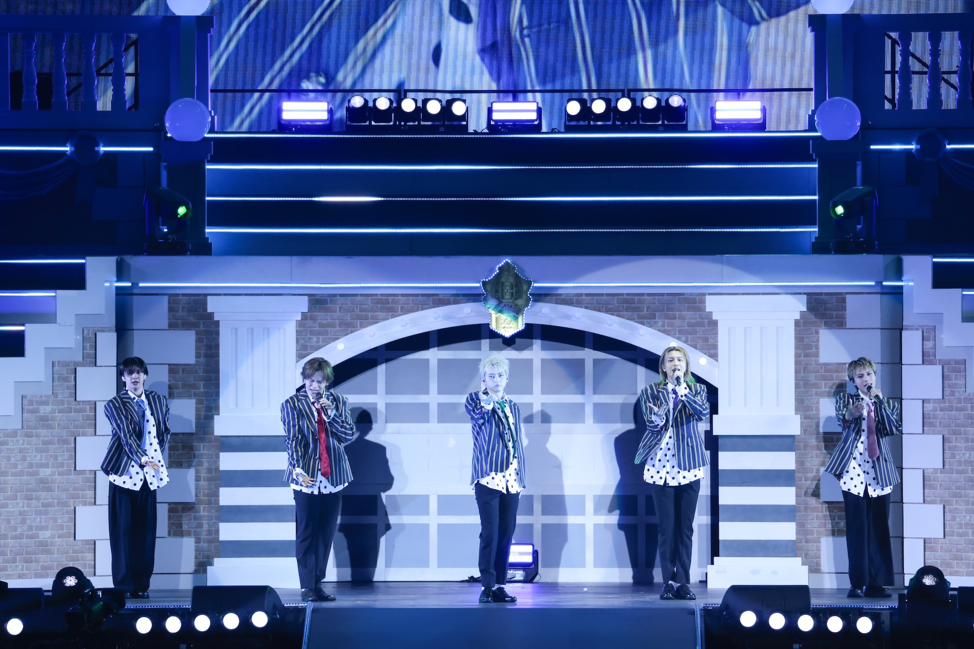 「Mysterious Eyes」