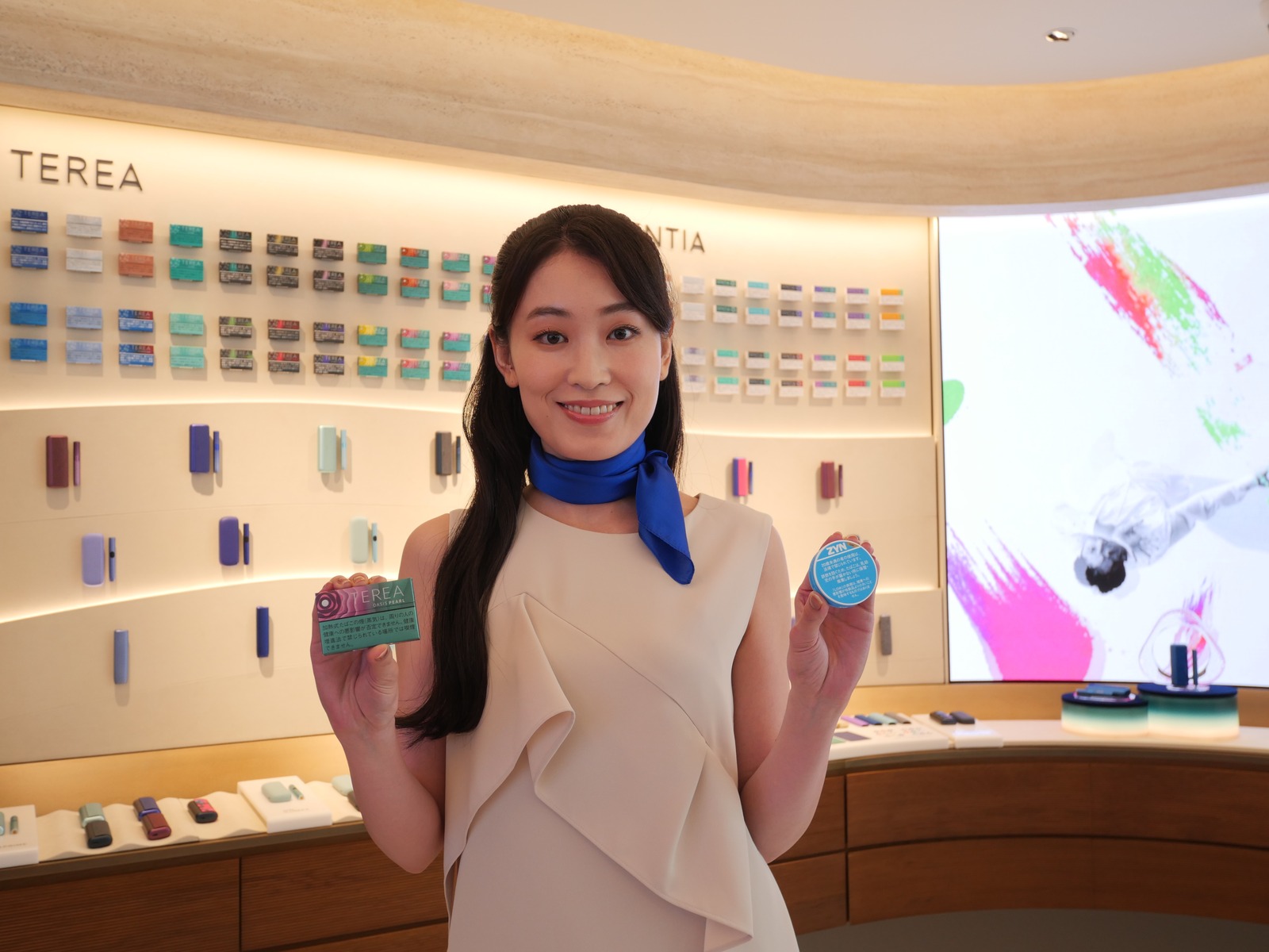 IQOS初のグローバル旗艦店が銀座にオープンの画像