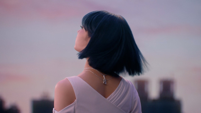 HANA JISOO「いち髪　PREMIER」新CMより