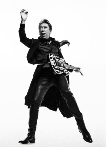 布袋寅泰、アーティスト活動45周年記念ツアーの追加公演を大阪城ホール&日本武道館で開催