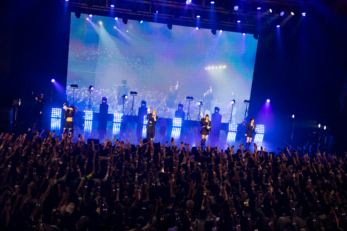 ExWHYZ ライブ写真