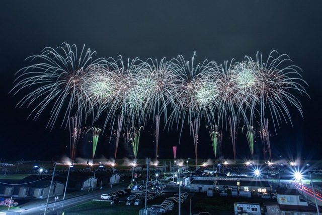 『『東北未来芸術花火2026〜明日へのマーチ 桑田佳祐SP〜』より