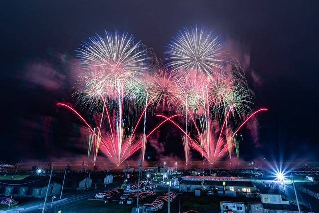 『『東北未来芸術花火2026〜明日へのマーチ 桑田佳祐SP〜』より