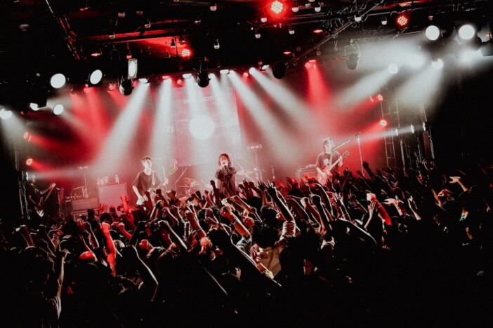 THE BACK HORNが見せたロックバンドの地力　爆音と熱気で満たされた『爆音灼熱浄土』ファイナルレポ