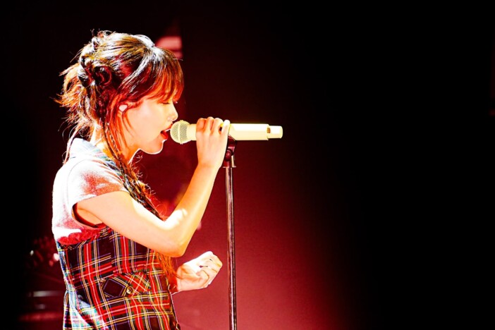 HANROROが向き合う生と愛と世界、類稀なる歌の力に触れて 初の日本単独公演をレポート