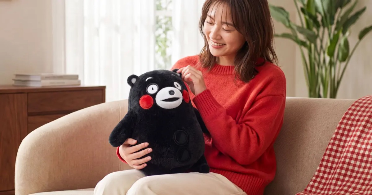 KATAフレンズ KUMAMON ver.と触れ合う様子