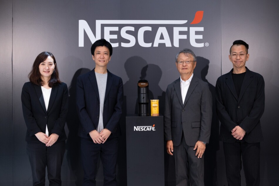左から、ネスレ日本の栗山氏、吉永氏、プロダクトデザイナー深澤直人氏、チームラボの堺大輔氏