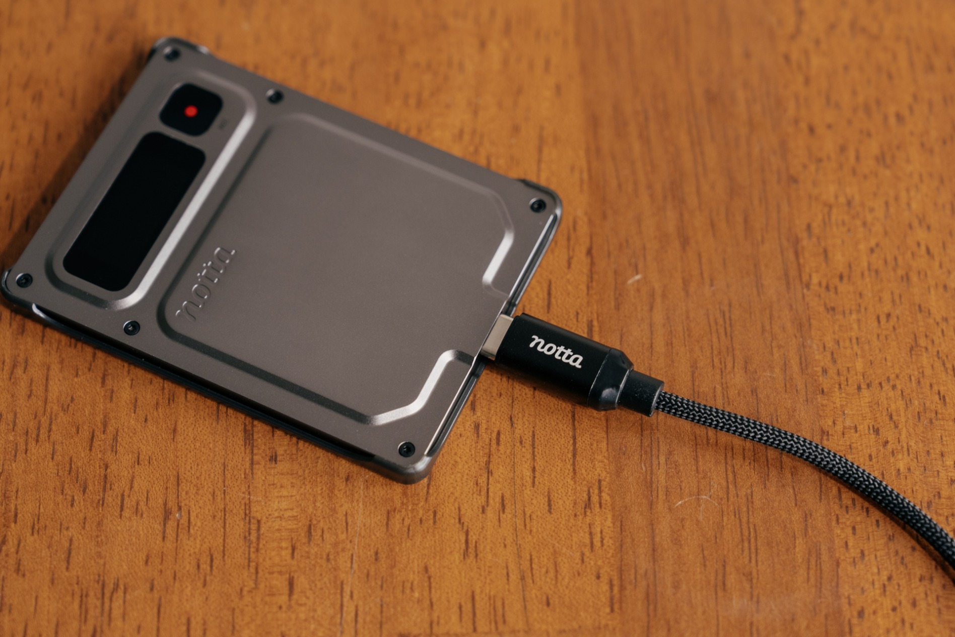 USB-C端子から充電
