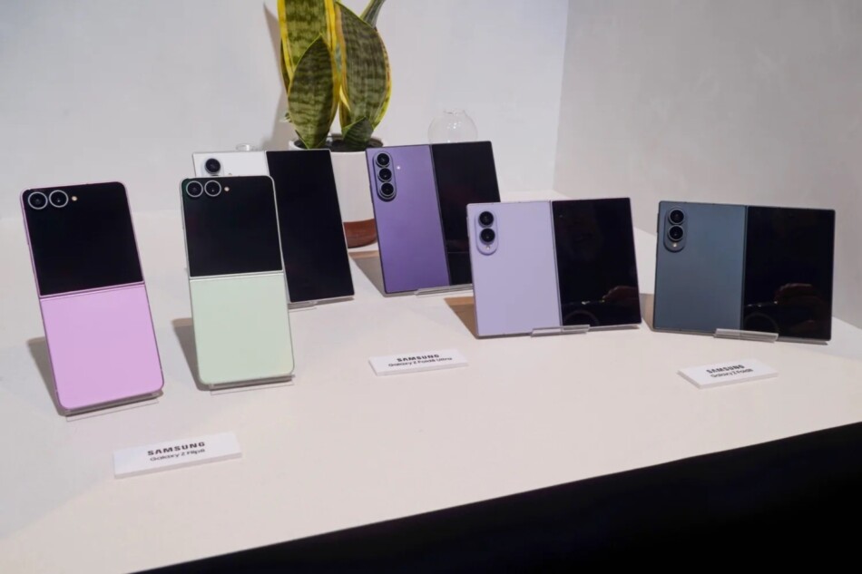 Galaxyの折りたたみスマホ