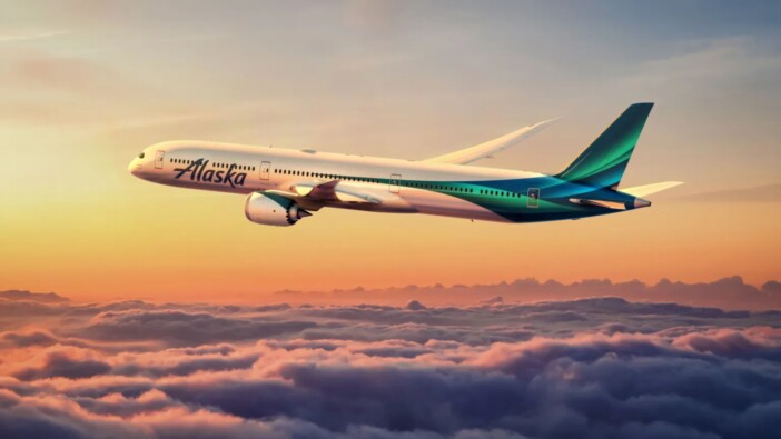 アラスカ航空、成田-シアトル線に787-9型機を導入 オーロラ着想の新塗装と個室型ビジネスクラスを日本初展開