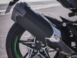 新型『Ninja H2 CARBON』2027年春導入の画像
