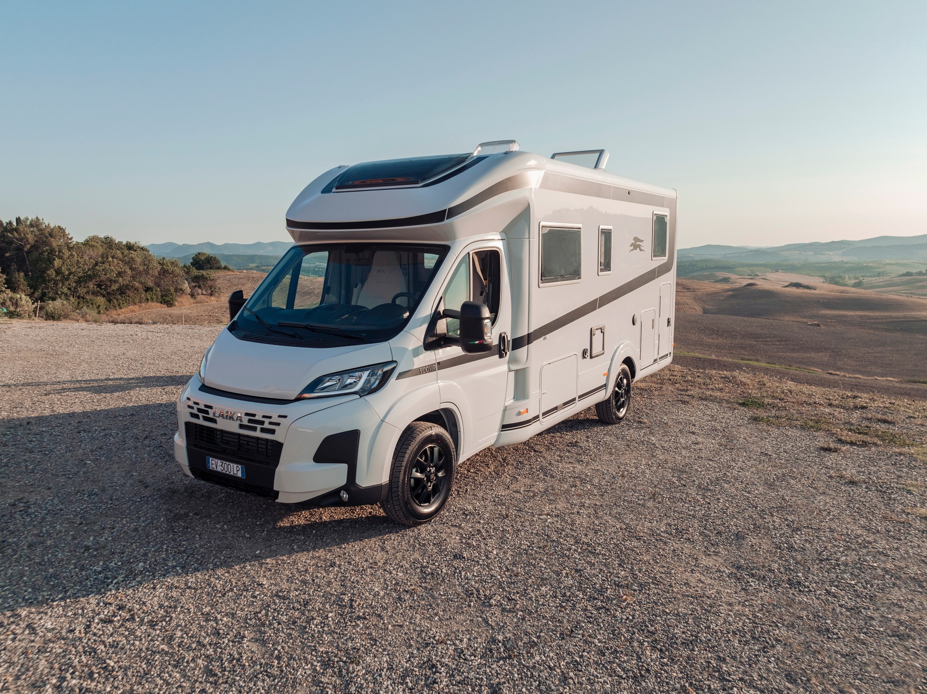 HYMER「B-MC」2台を限定販売の画像