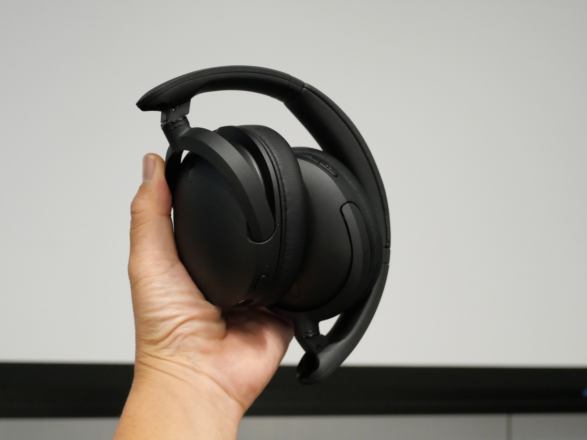 ソニーの『WH-CH730N』と『WH-CH530』の画像