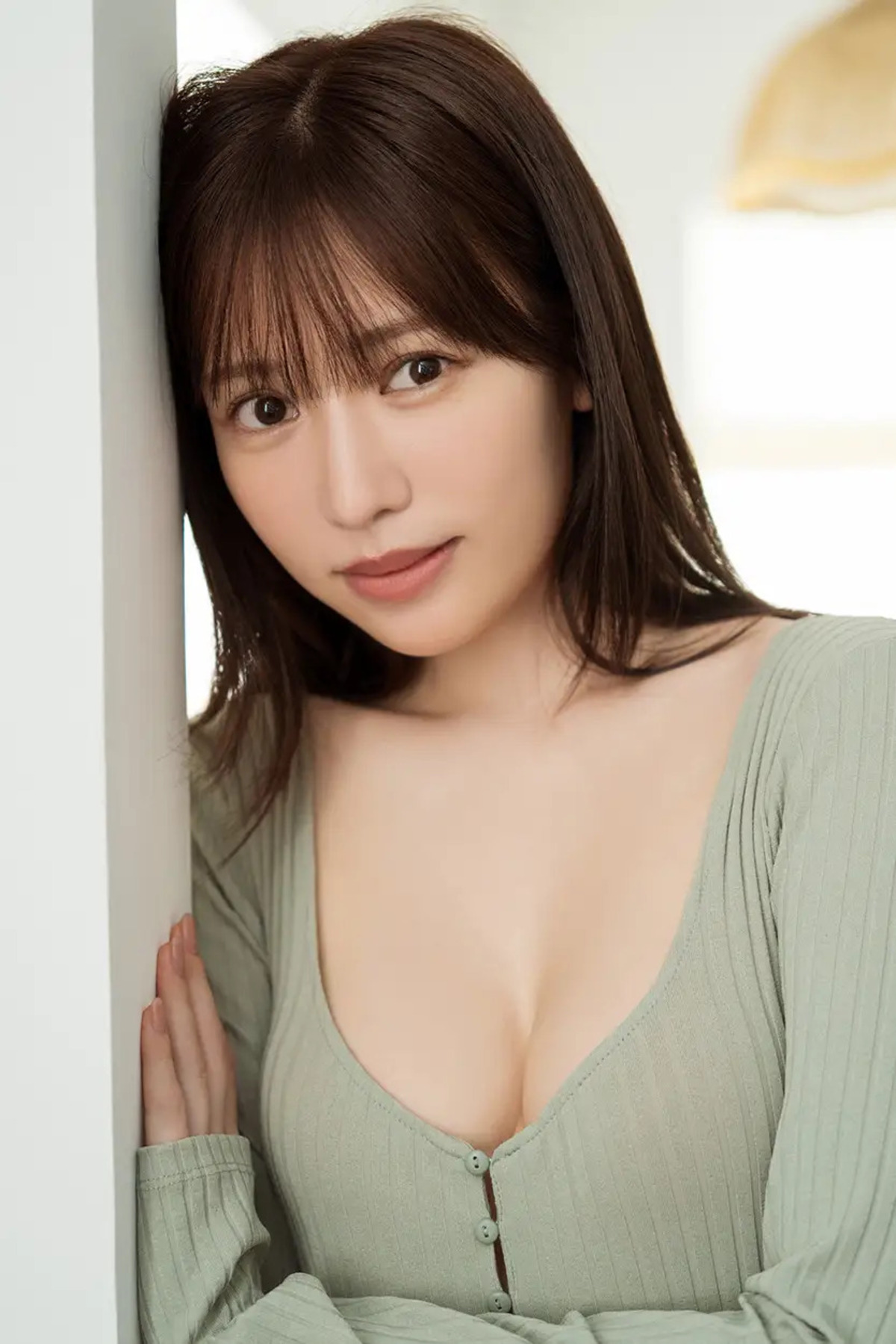 運上弘菜、活動再開後初のデジタル写真集の画像