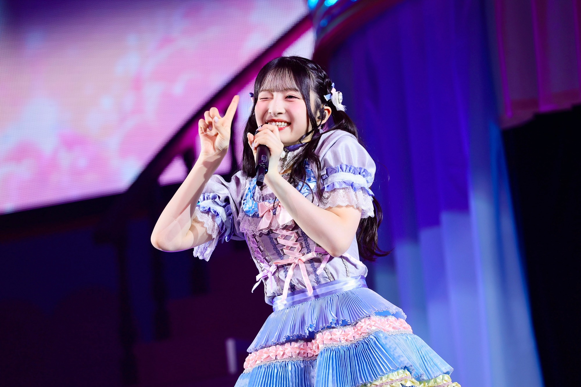 秋山由奈