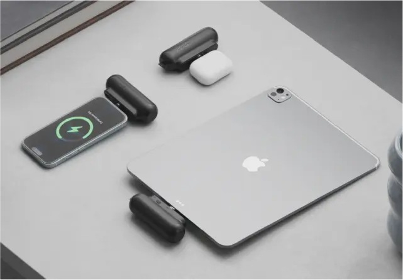 さまざまなガジェットを充電