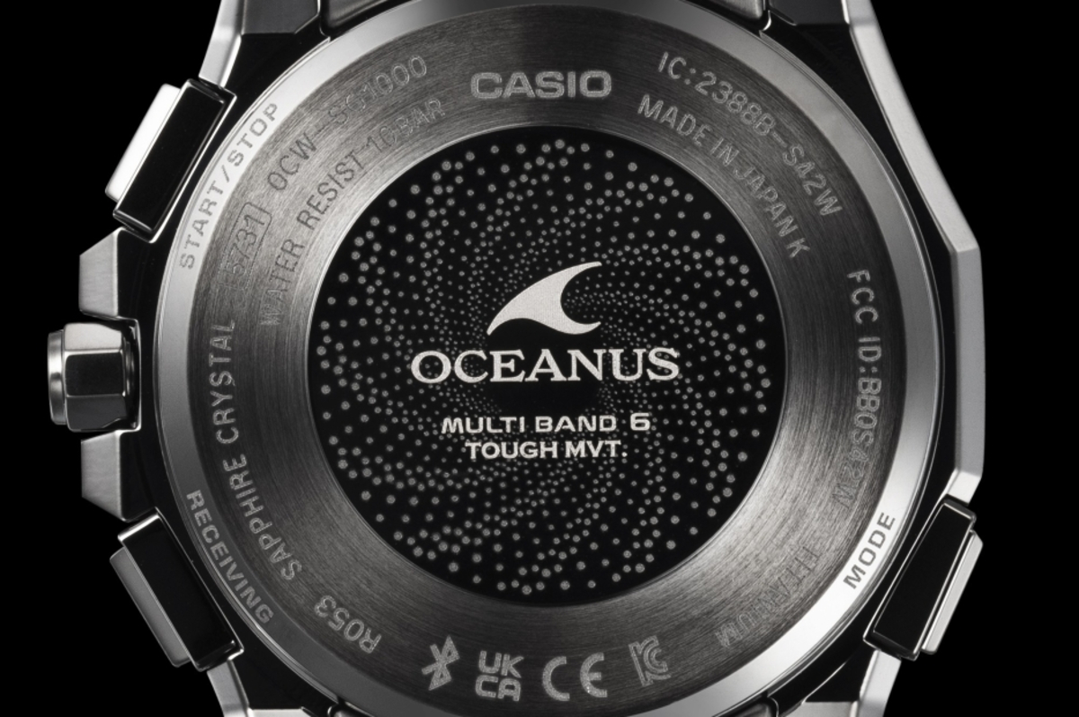 カシオ“OCEANUS（オシアナス）”の新製品、『OCW-SG1000MC』 躍動感のある潮流を表現した裏蓋